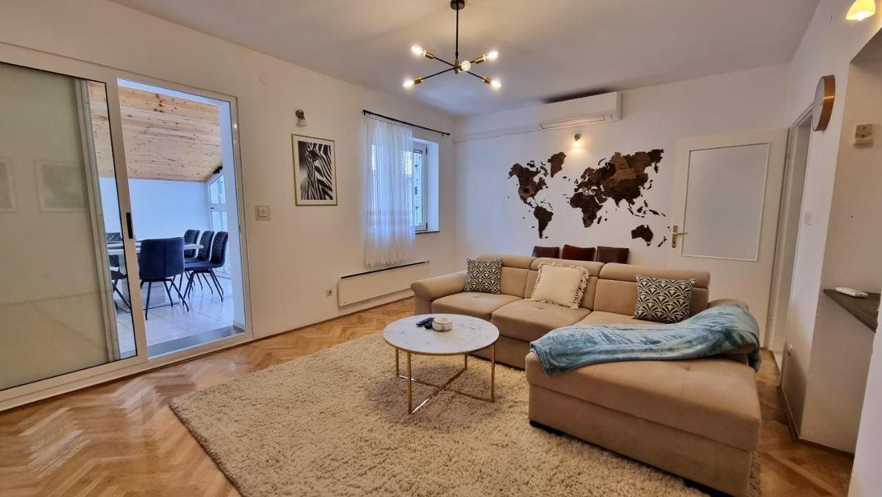 Apartment Hana Omis Exterior photo
