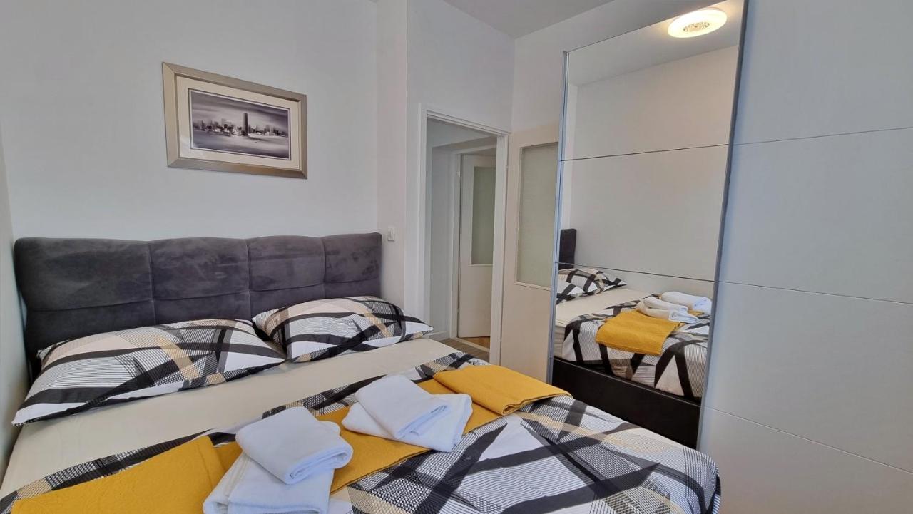 Apartment Hana Omis Exterior photo
