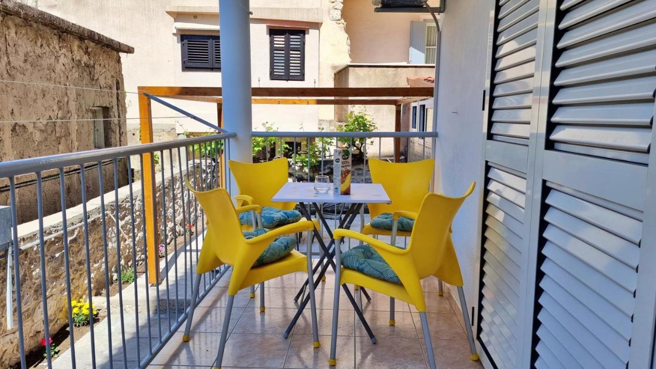 Apartment Hana Omis Exterior photo