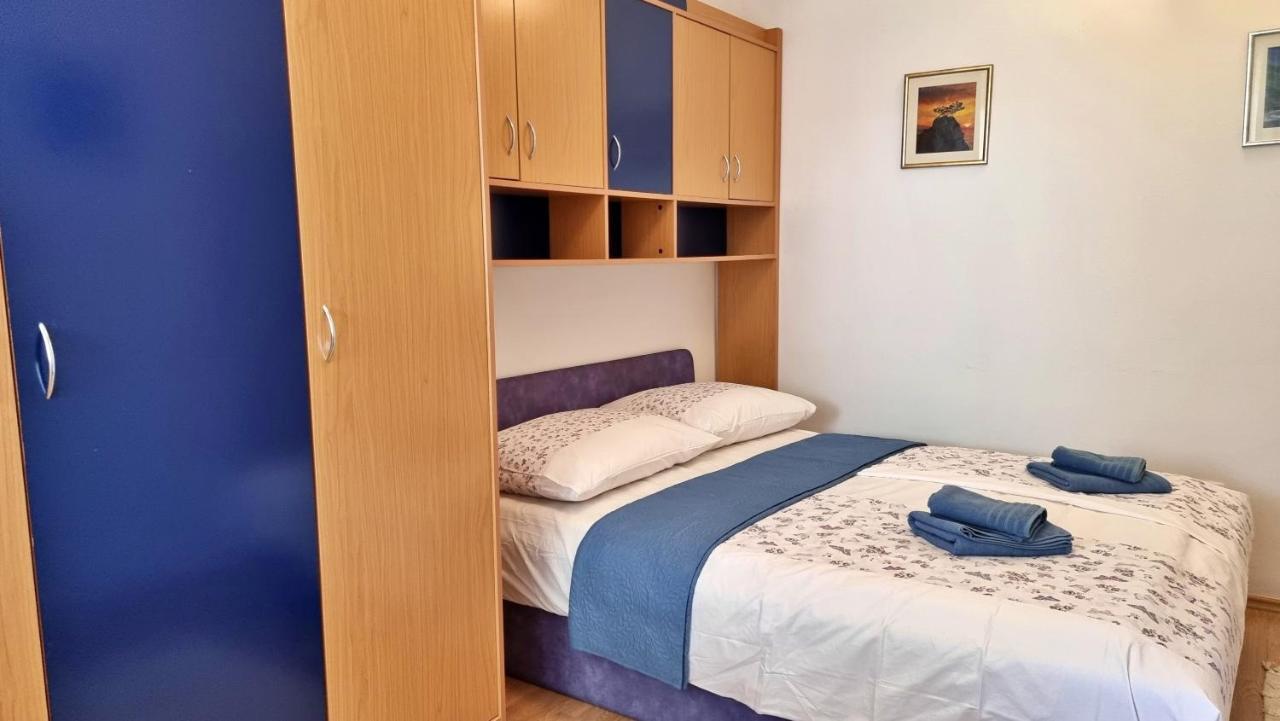 Apartment Hana Omis Exterior photo