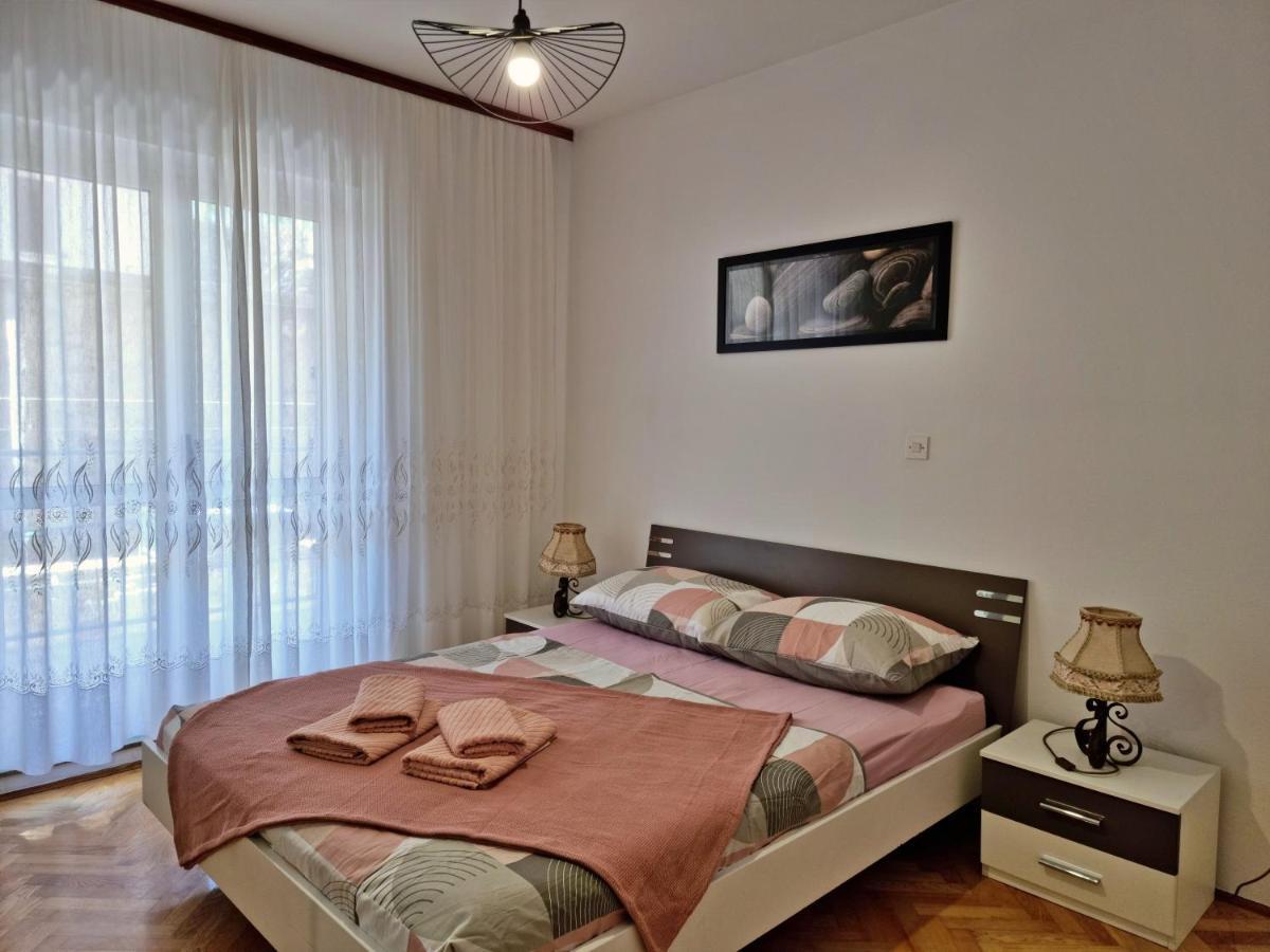 Apartment Hana Omis Exterior photo