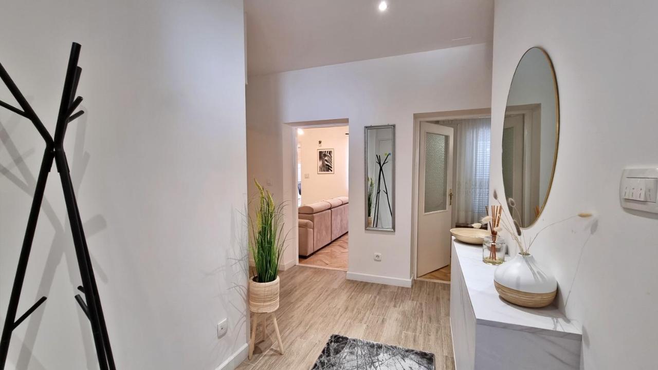 Apartment Hana Omis Exterior photo