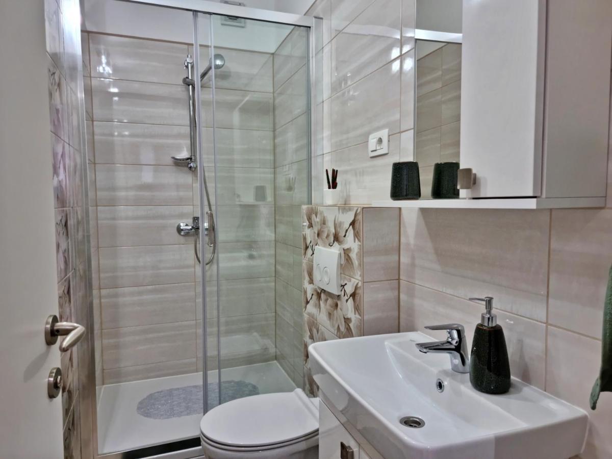 Apartment Hana Omis Exterior photo