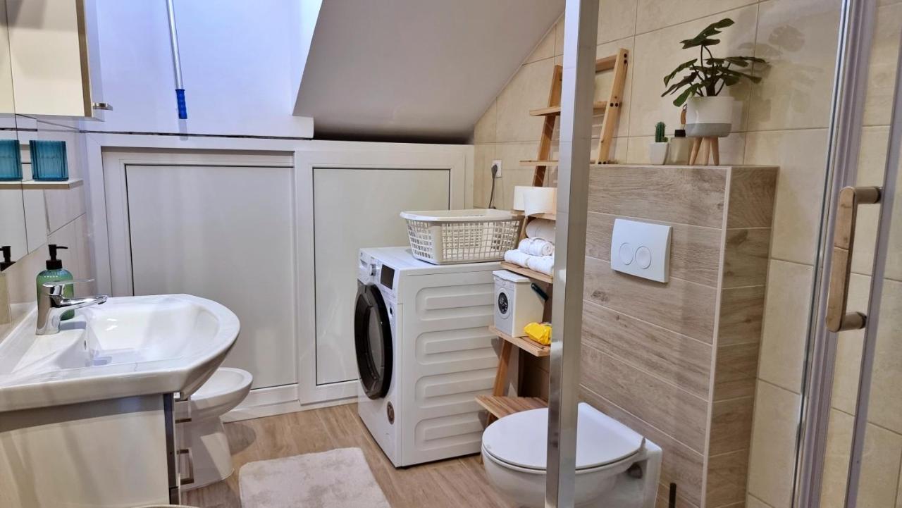 Apartment Hana Omis Exterior photo