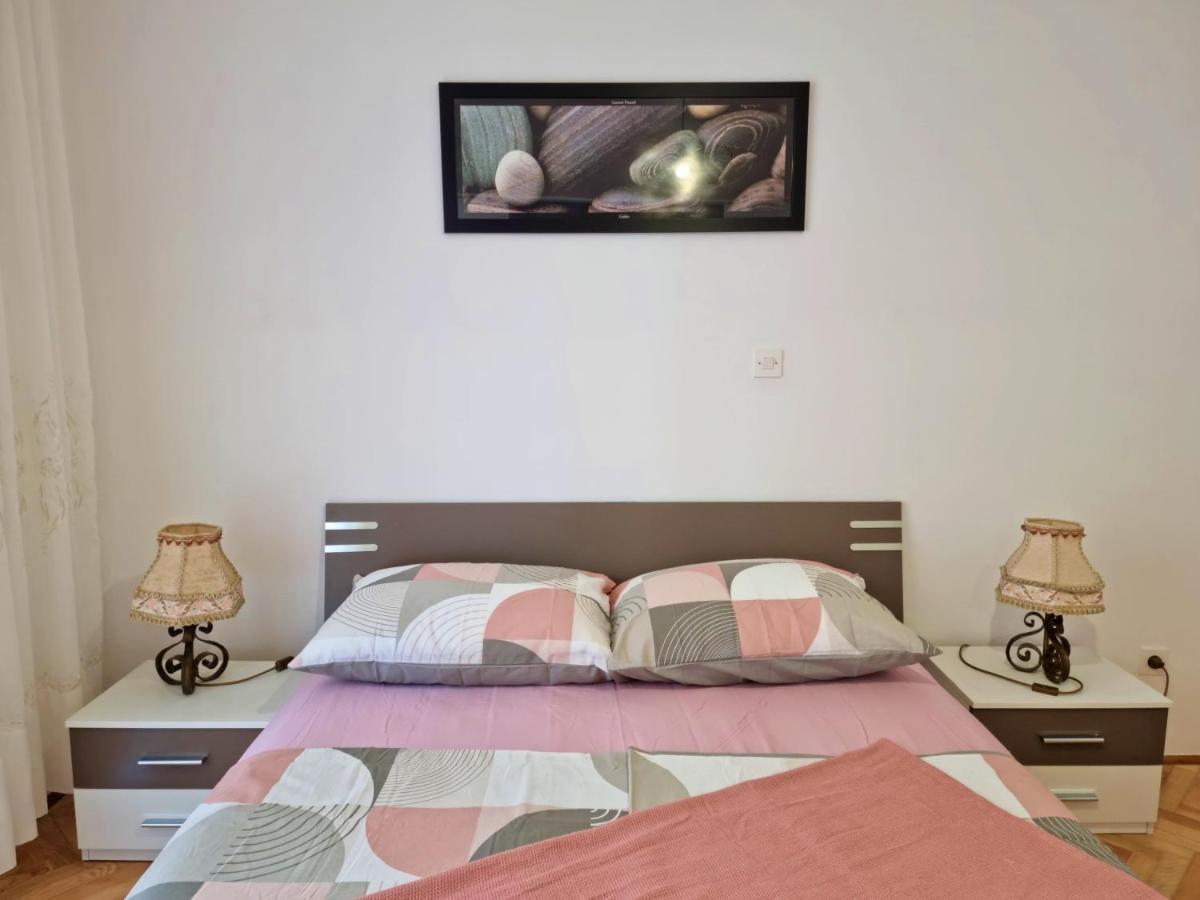 Apartment Hana Omis Exterior photo