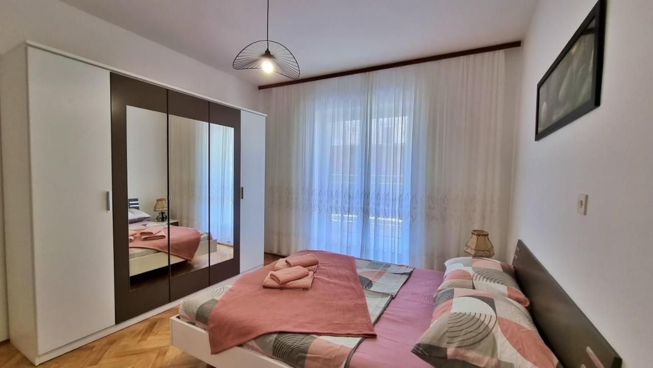 Apartment Hana Omis Exterior photo
