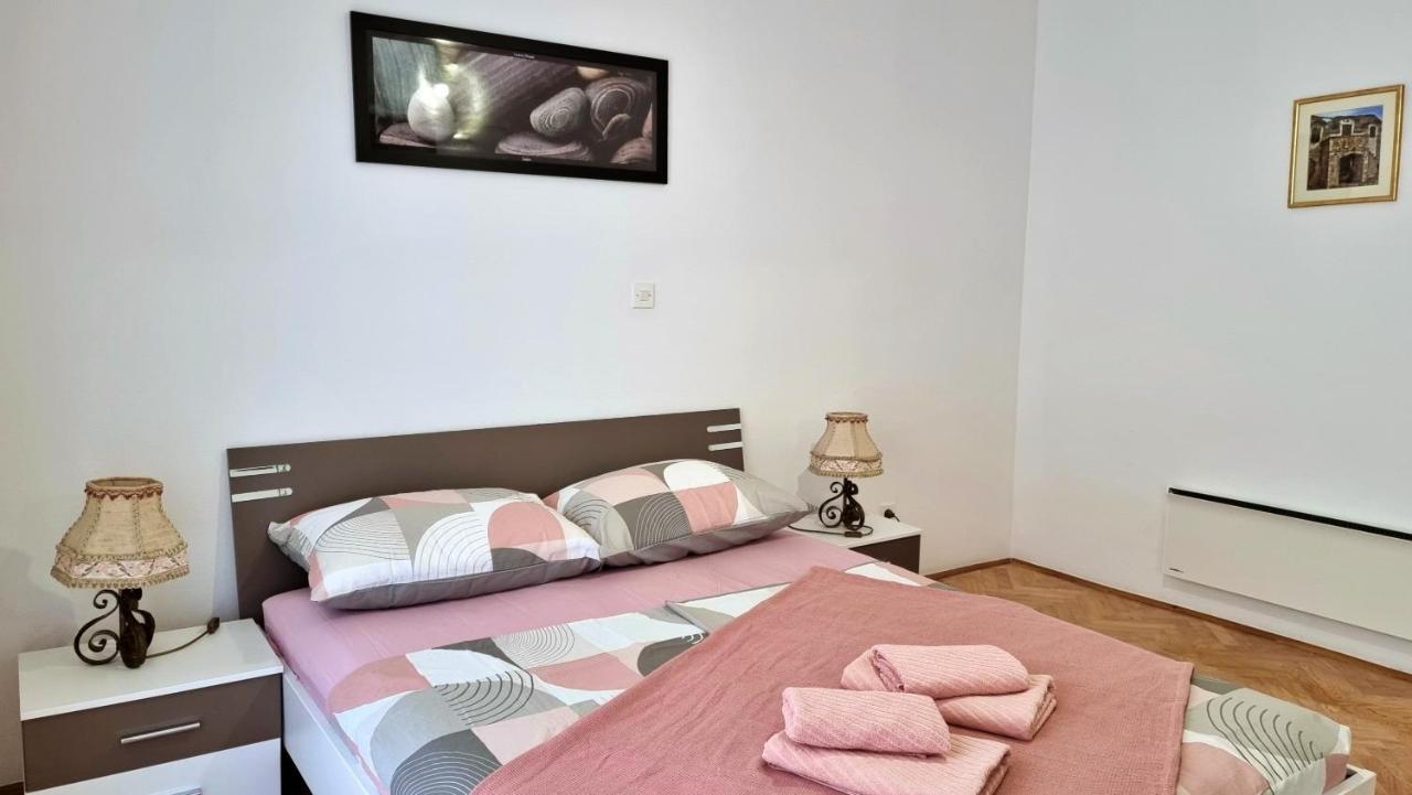 Apartment Hana Omis Exterior photo
