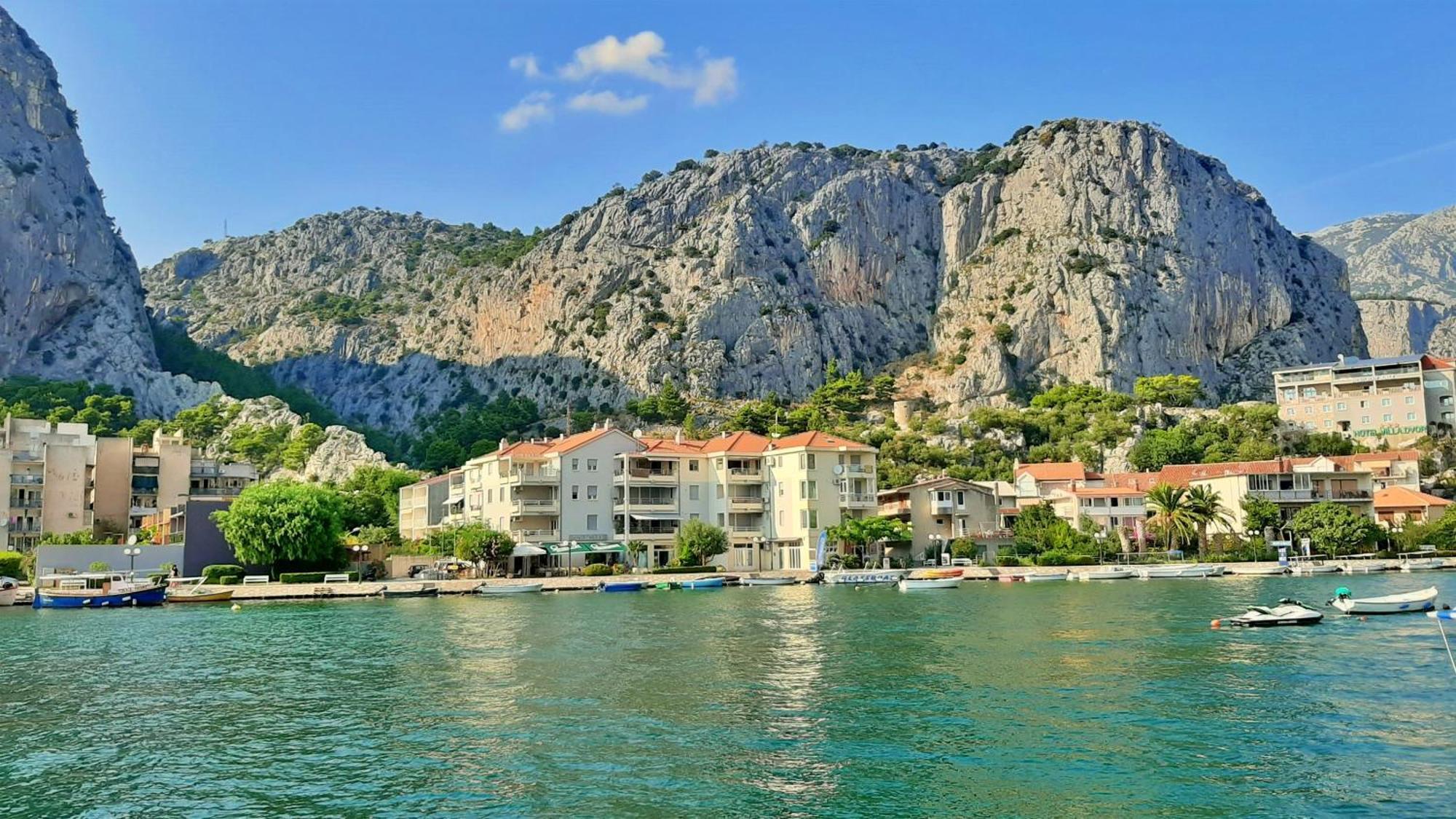 Apartment Hana Omis Exterior photo